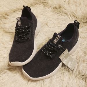 NWT New Balance RCVRY Running Shoes